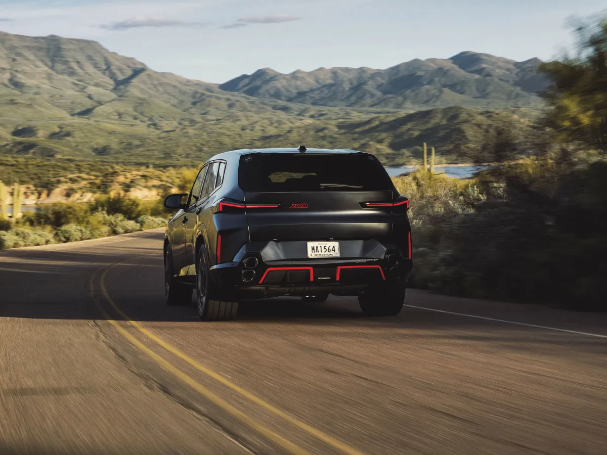 2023 BMW XM 4.4T 585HP V8 8AT PHEV 25.7KWH,autocango,china used car exporter,china ev exporter,chinese used car exporter,chinese used ev exporter