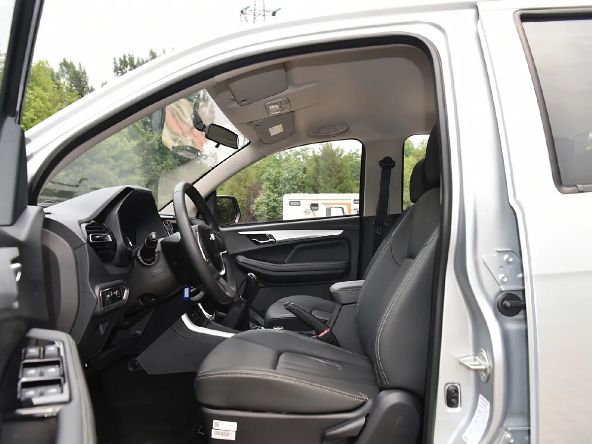 Isuzu RE-MAX Jim,autocango,china used car exporter,china ev exporter,chinese used car exporter,chinese used ev exporter