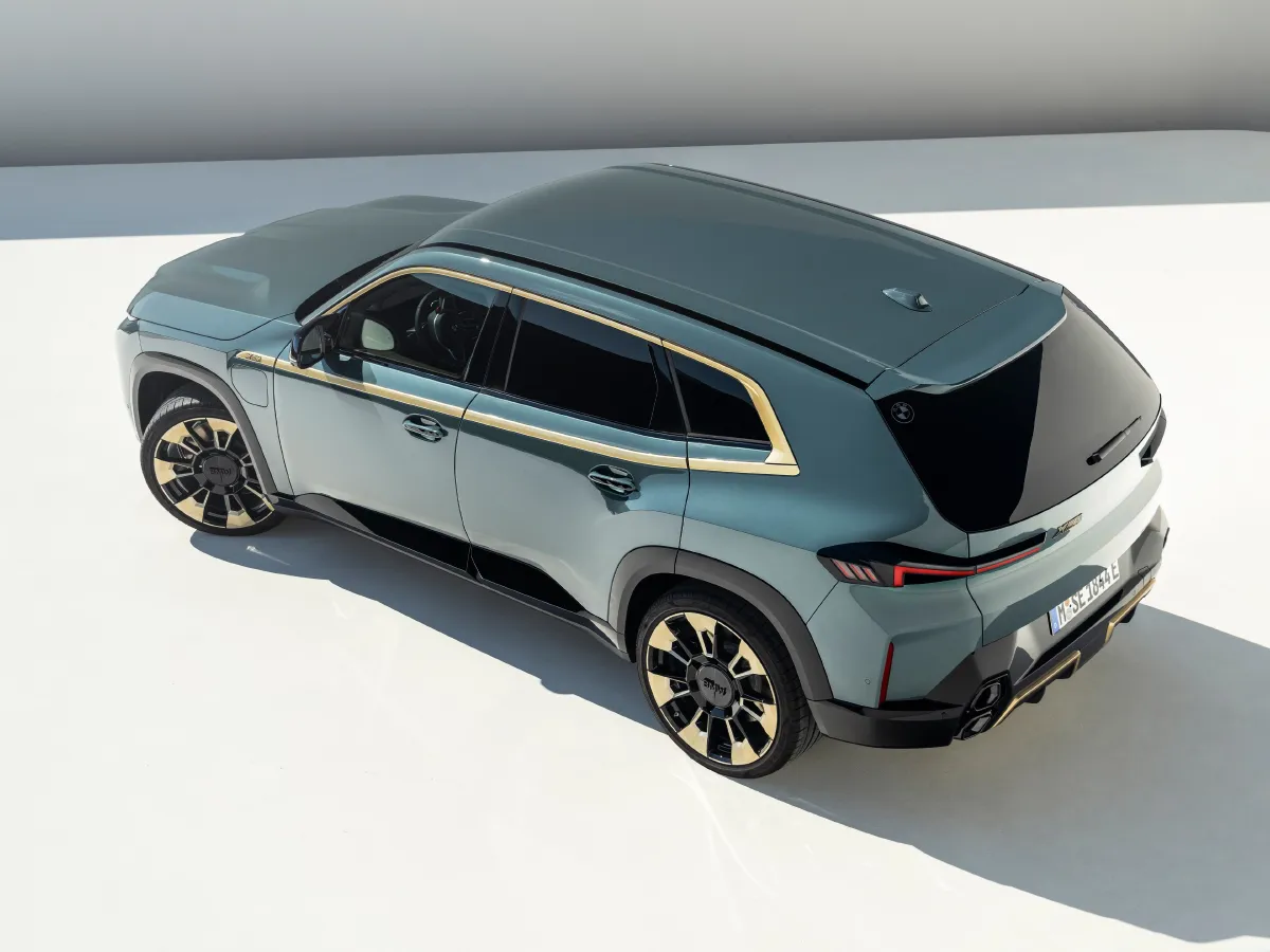 2023 BMW XM 4.4T 585HP V8 8AT PHEV 25.7KWH,autocango,china used car exporter,china ev exporter,chinese used car exporter,chinese used ev exporter