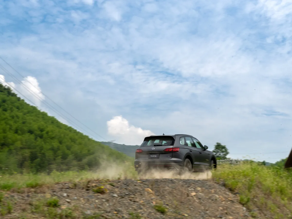 Volkswagen Touareg,autocango,china used car exporter,china ev exporter,chinese used car exporter,chinese used ev exporter