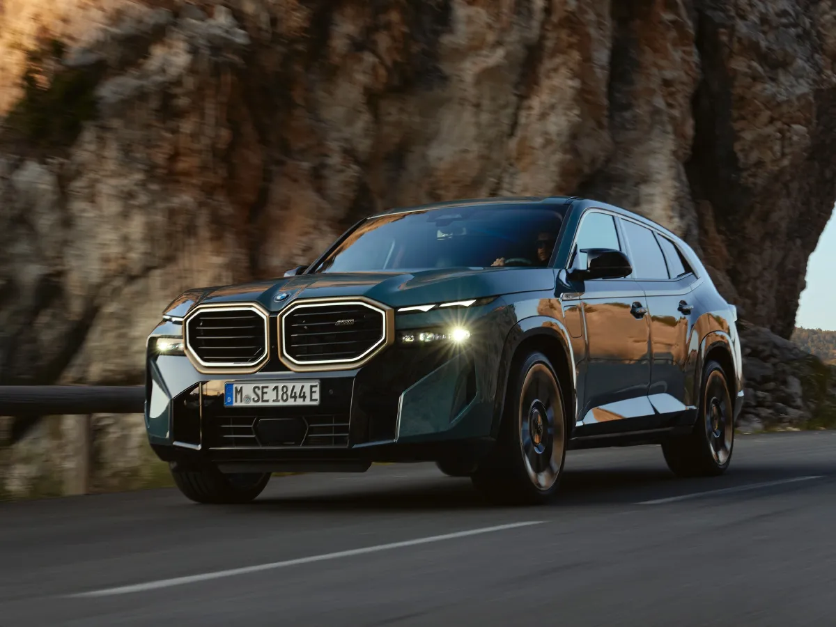 2023 BMW XM 4.4T 585HP V8 8AT PHEV 25.7KWH,autocango,china used car exporter,china ev exporter,chinese used car exporter,chinese used ev exporter