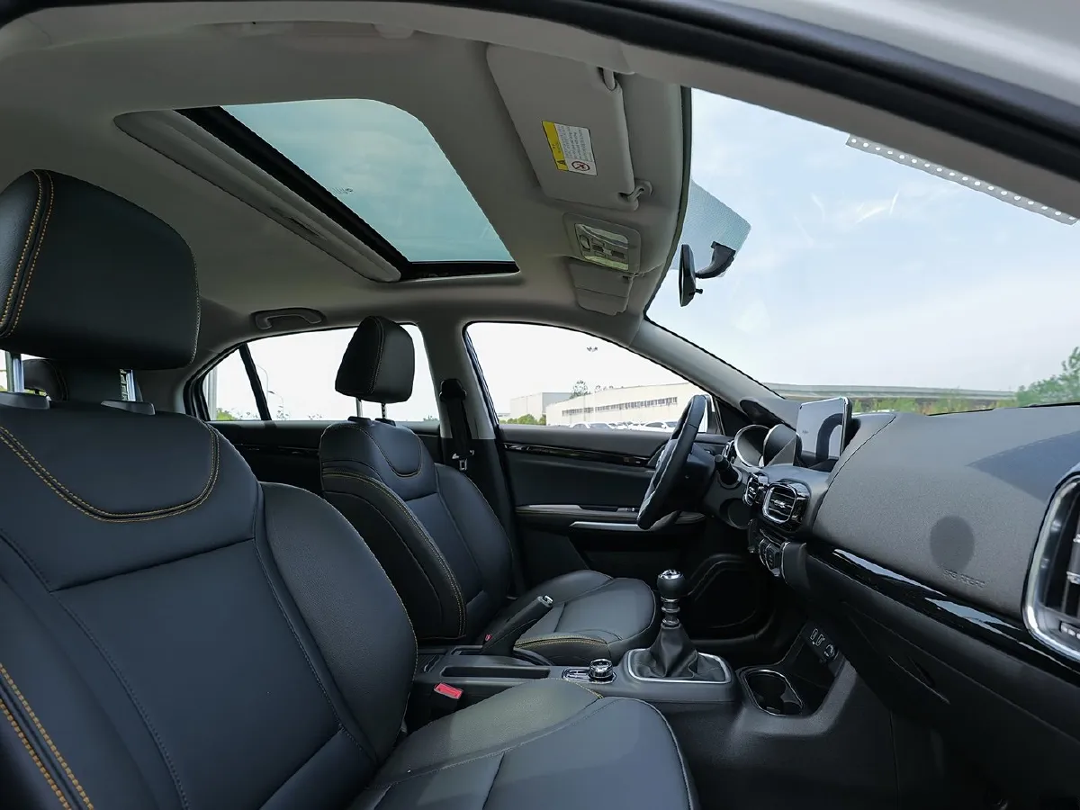 DongFeng Aeolus AX4,autocango,china used car exporter,china ev exporter,chinese used car exporter,chinese used ev exporter