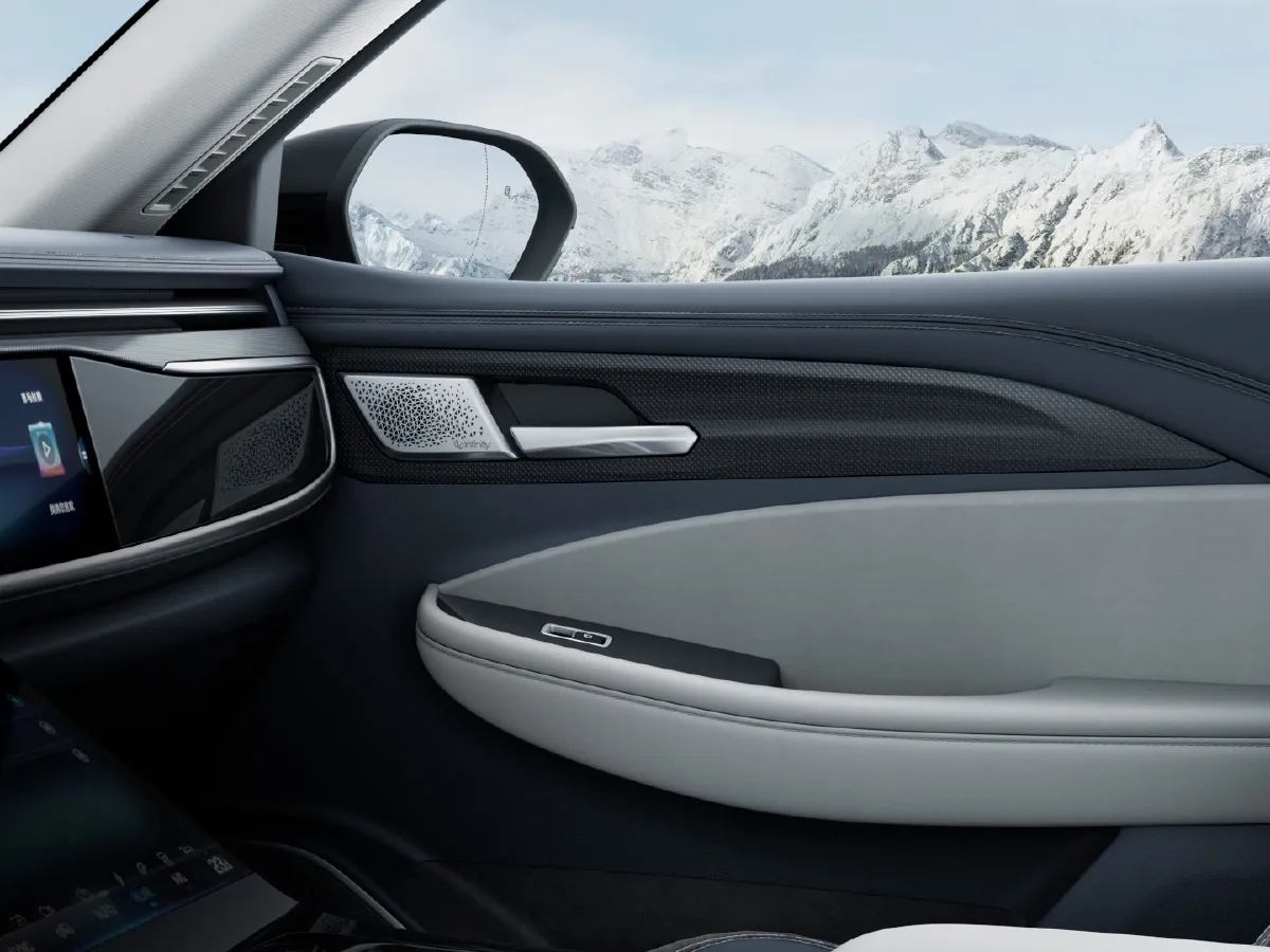 ARCFOX αT,autocango,china used car exporter,china ev exporter,chinese used car exporter,chinese used ev exporter