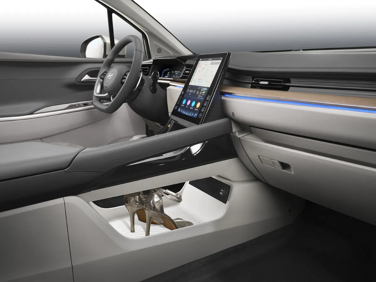 Hyundai Custo,autocango,china used car exporter,china ev exporter,chinese used car exporter,chinese used ev exporter