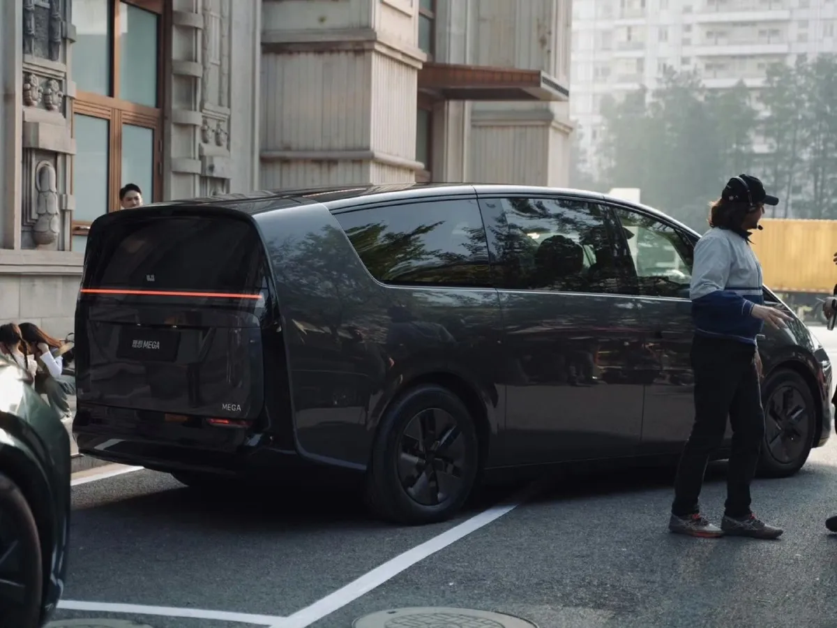 Li MEGA,autocango,china used car exporter,china ev exporter,chinese used car exporter,chinese used ev exporter