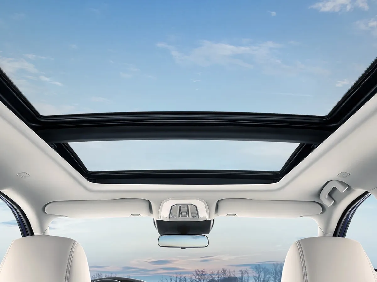 2020 Venucia Star 1.5T 190HP L4 6MT,autocango,china used car exporter,china ev exporter,chinese used car exporter,chinese used ev exporter