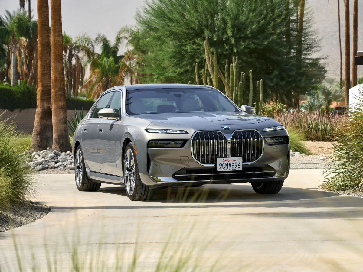 BMW i7,autocango,china used car exporter,china ev exporter,chinese used car exporter,chinese used ev exporter