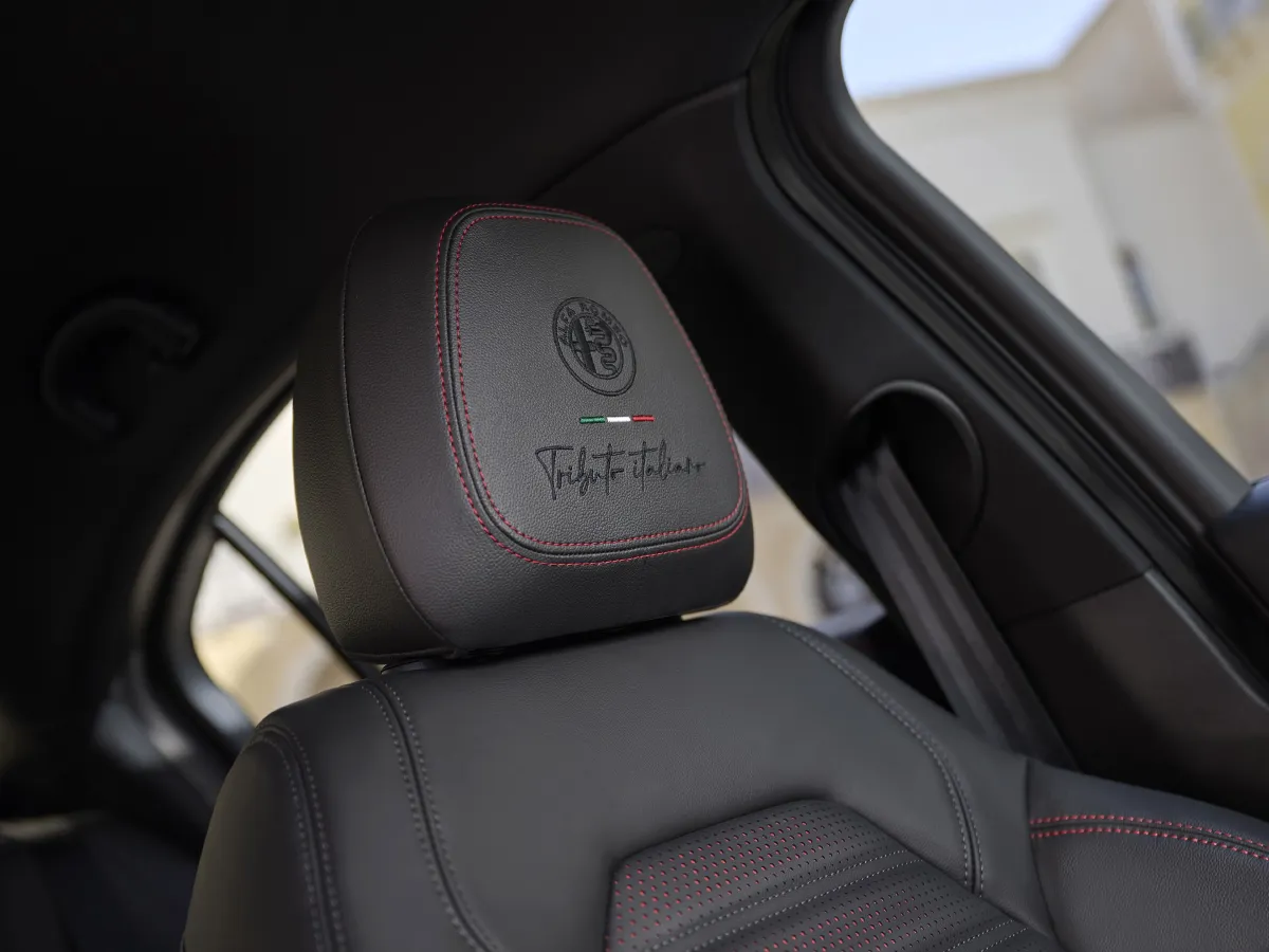 Alfa Romeo Giulia,autocango,china used car exporter,china ev exporter,chinese used car exporter,chinese used ev exporter