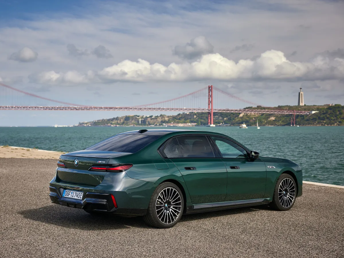 BMW i7,autocango,china used car exporter,china ev exporter,chinese used car exporter,chinese used ev exporter