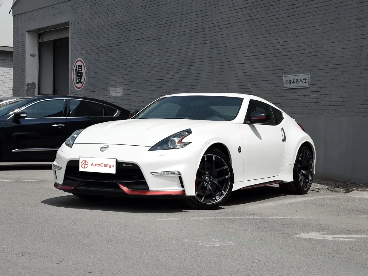Nissan 370Z,autocango,china used car exporter,china ev exporter,chinese used car exporter,chinese used ev exporter