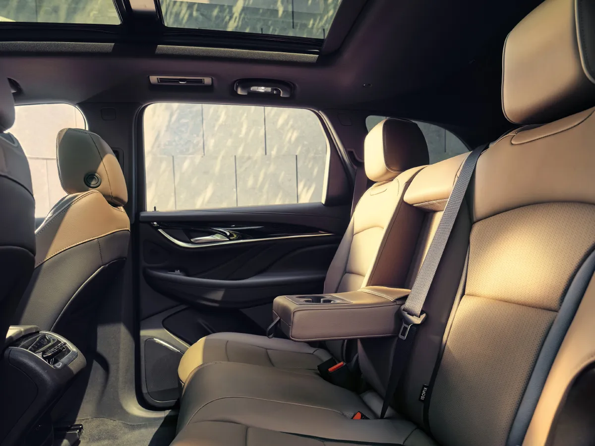 Buick Enclave,autocango,china used car exporter,china ev exporter,chinese used car exporter,chinese used ev exporter