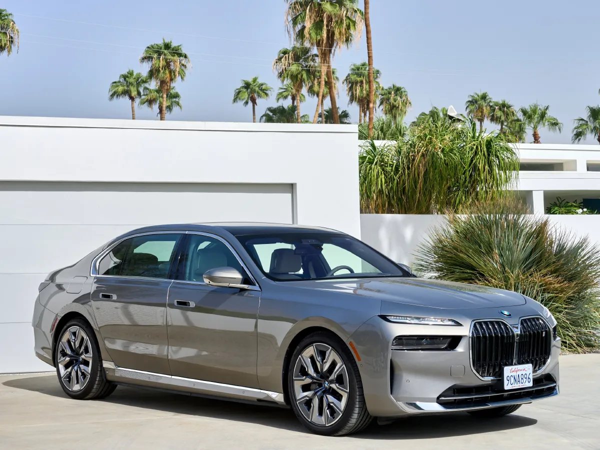 BMW i7,autocango,china used car exporter,china ev exporter,chinese used car exporter,chinese used ev exporter