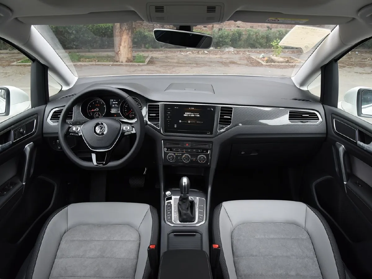 Volkswagen Golf Sportsvan,autocango,china used car exporter,china ev exporter,chinese used car exporter,chinese used ev exporter