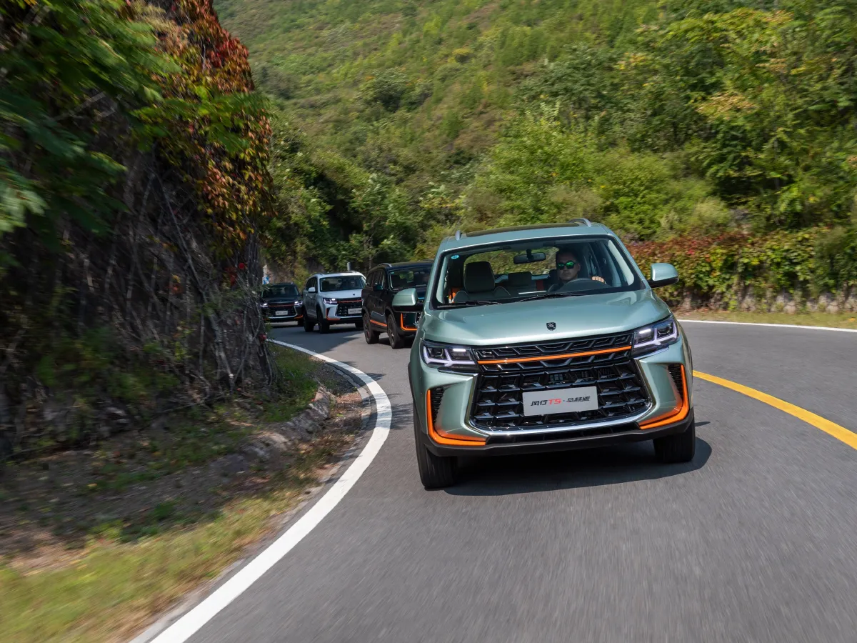 DongFeng Forthing T5,autocango,china used car exporter,china ev exporter,chinese used car exporter,chinese used ev exporter