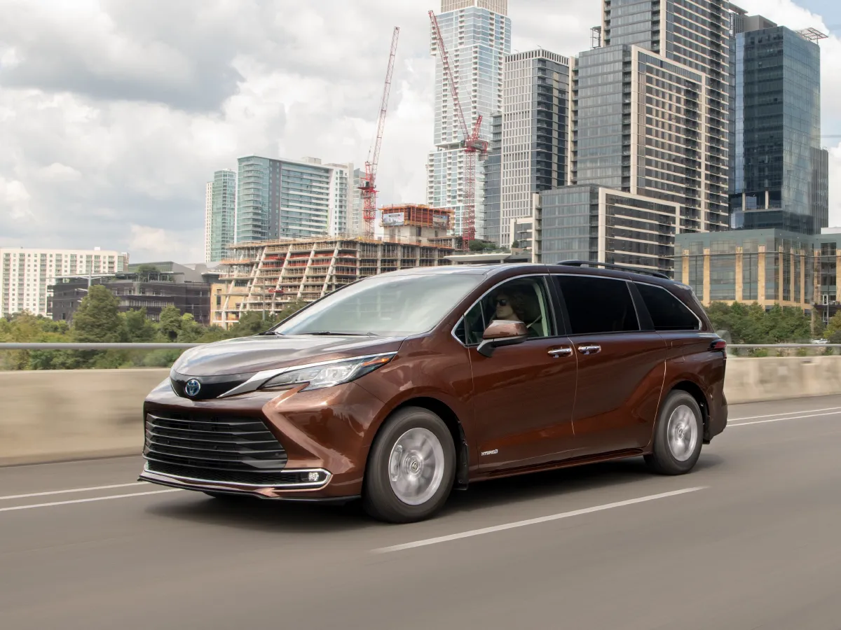 Toyota Sienna,autocango,china used car exporter,china ev exporter,chinese used car exporter,chinese used ev exporter