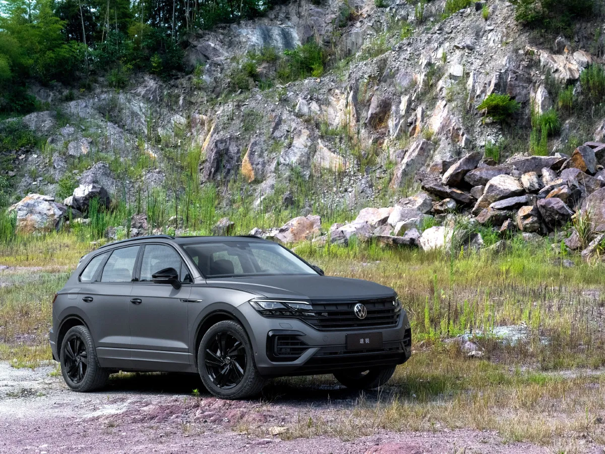 Volkswagen Touareg,autocango,china used car exporter,china ev exporter,chinese used car exporter,chinese used ev exporter