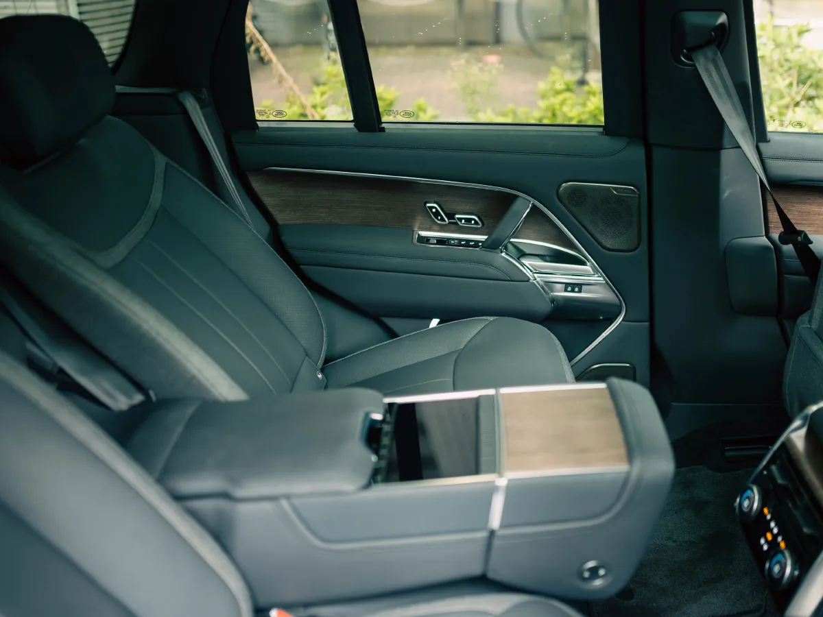 Land Rover Range Rover,autocango,china used car exporter,china ev exporter,chinese used car exporter,chinese used ev exporter