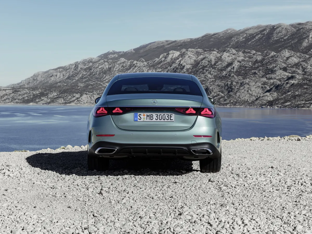 Mercedes-Benz E Class,autocango,china used car exporter,china ev exporter,chinese used car exporter,chinese used ev exporter