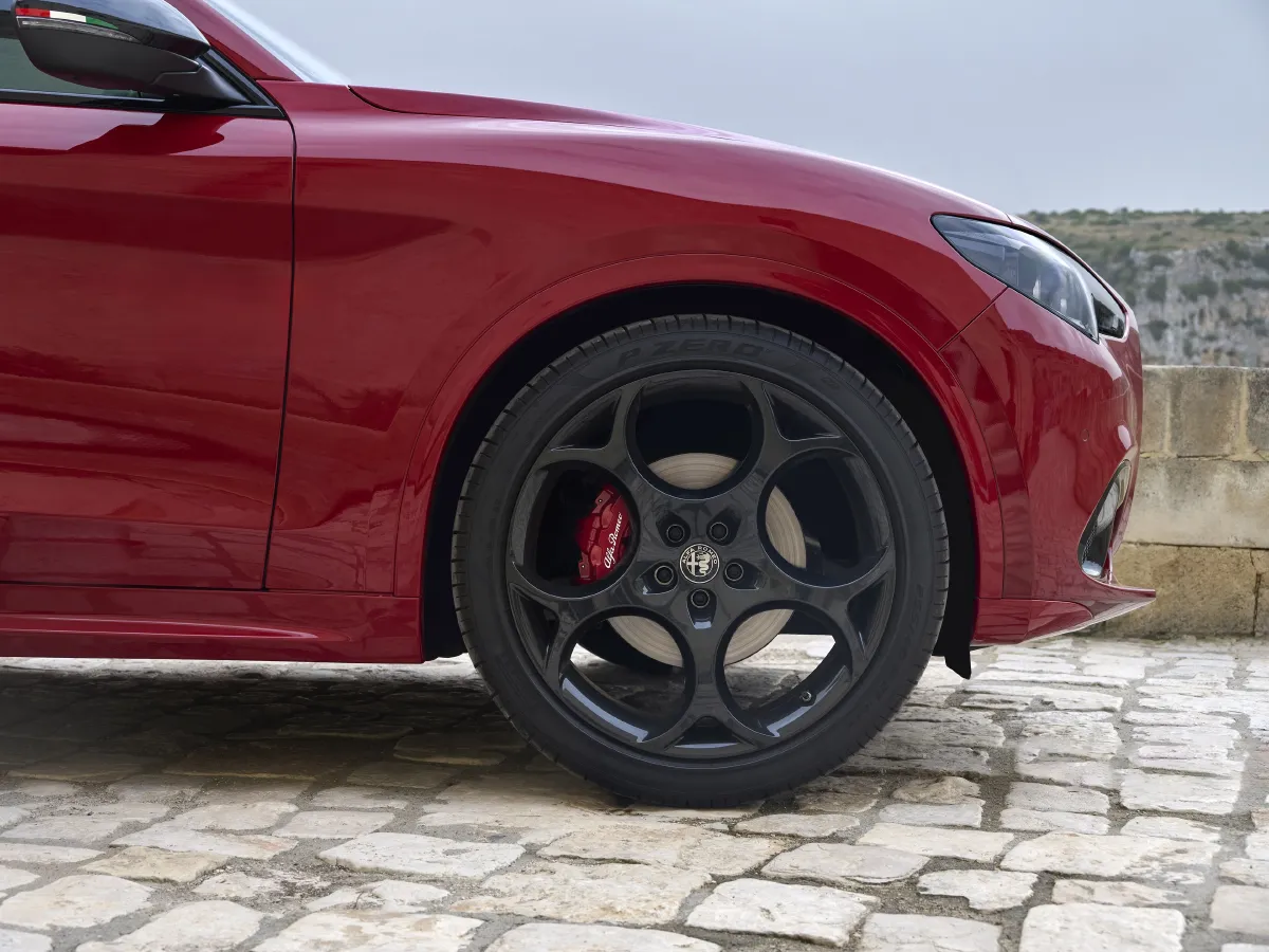 Alfa Romeo Stelvio,autocango,china used car exporter,china ev exporter,chinese used car exporter,chinese used ev exporter