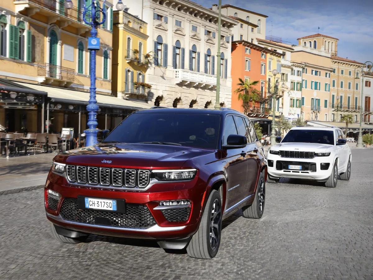 Jeep Grand Cherokee 4XE,autocango,china used car exporter,china ev exporter,chinese used car exporter,chinese used ev exporter