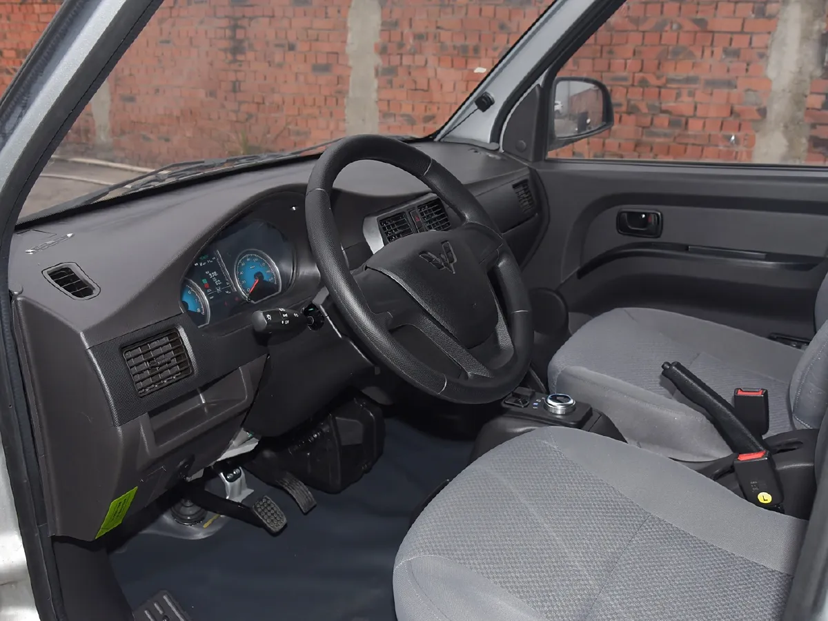 WuLing EV50,autocango,china used car exporter,china ev exporter,chinese used car exporter,chinese used ev exporter