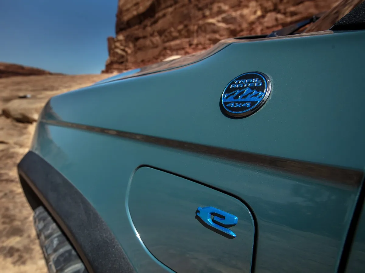 Jeep Grand Cherokee 4XE,autocango,china used car exporter,china ev exporter,chinese used car exporter,chinese used ev exporter