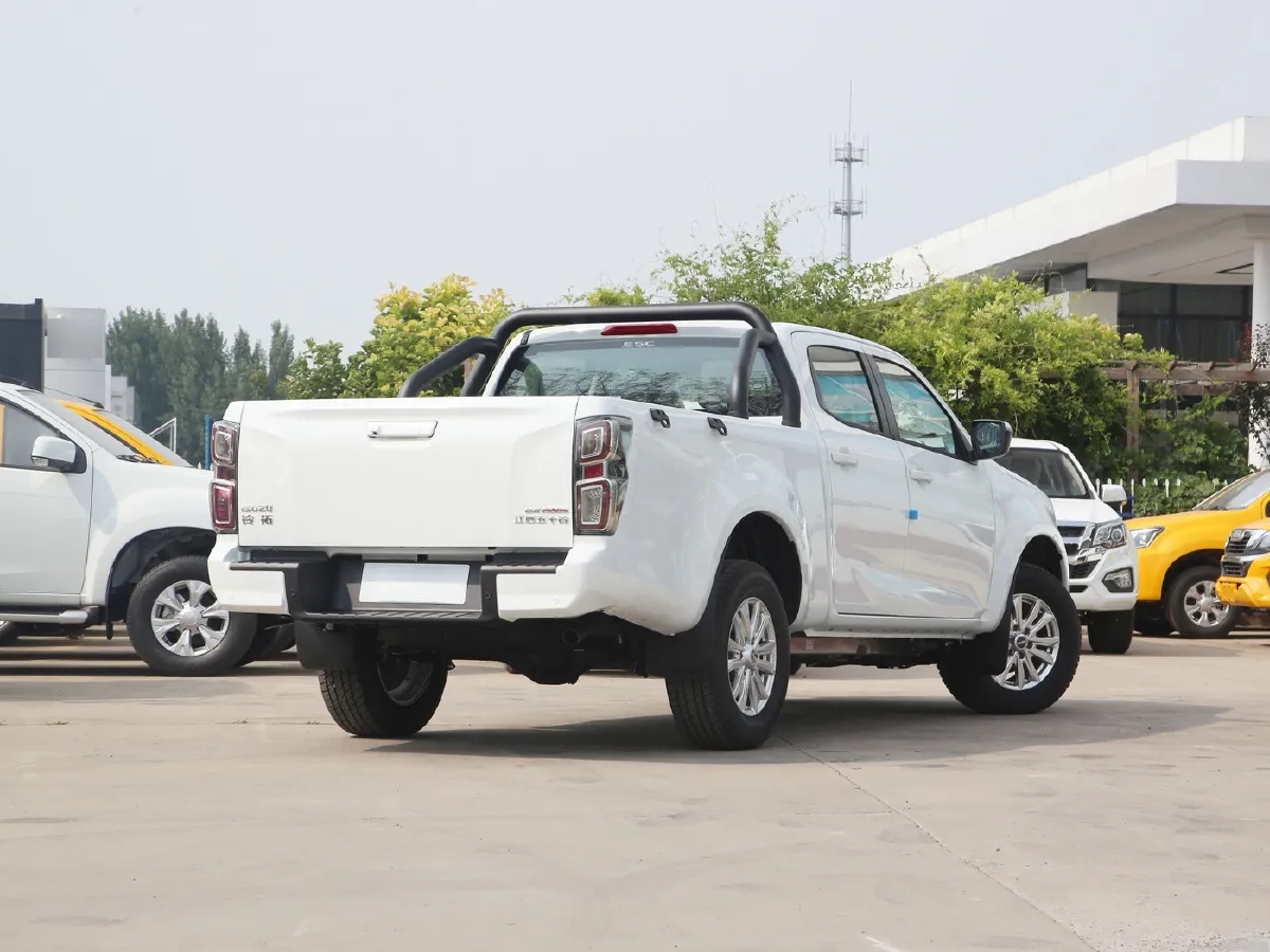 Isuzu LingTuo,autocango,china used car exporter,china ev exporter,chinese used car exporter,chinese used ev exporter