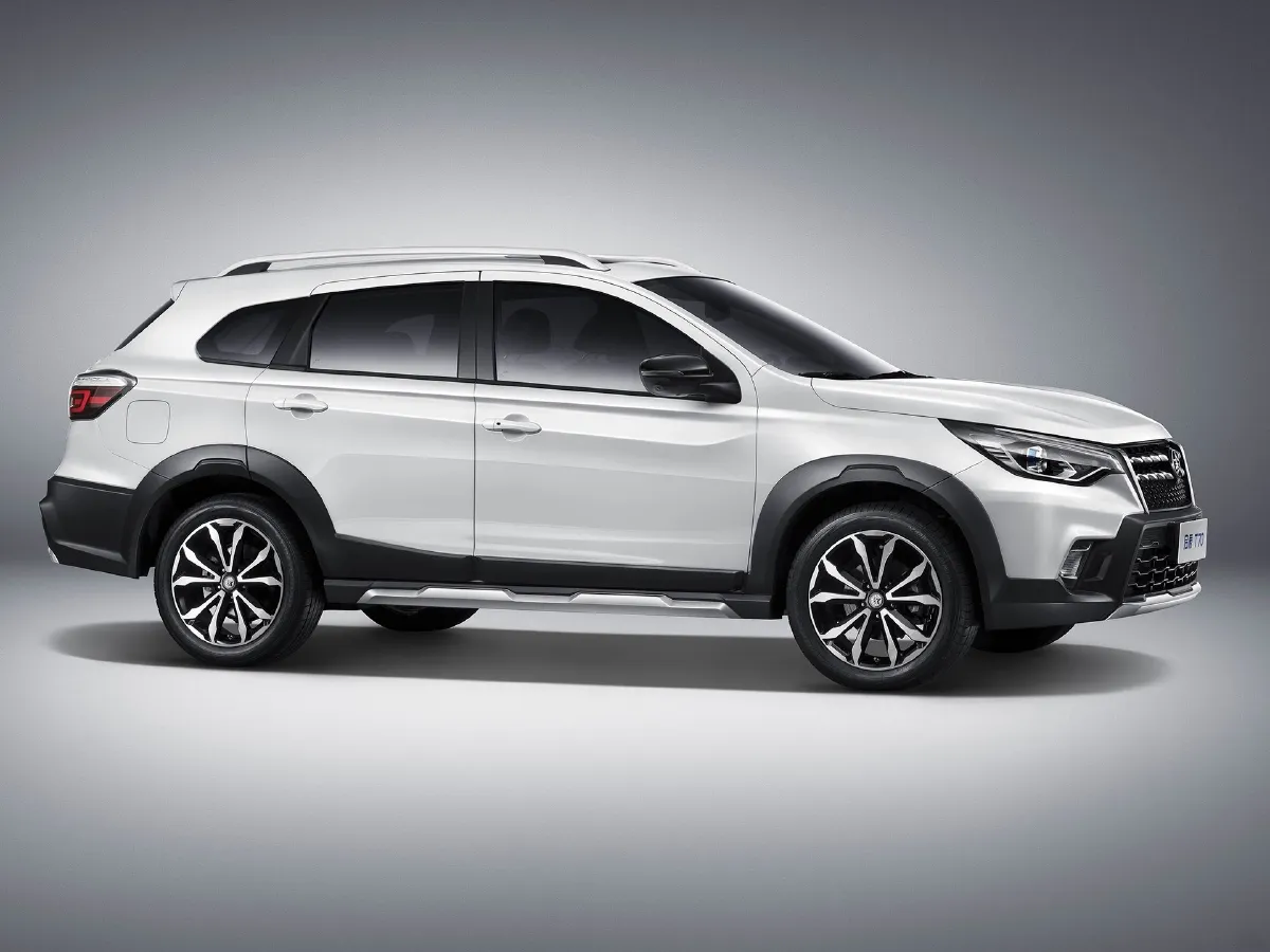 Venucia T70,autocango,china used car exporter,china ev exporter,chinese used car exporter,chinese used ev exporter