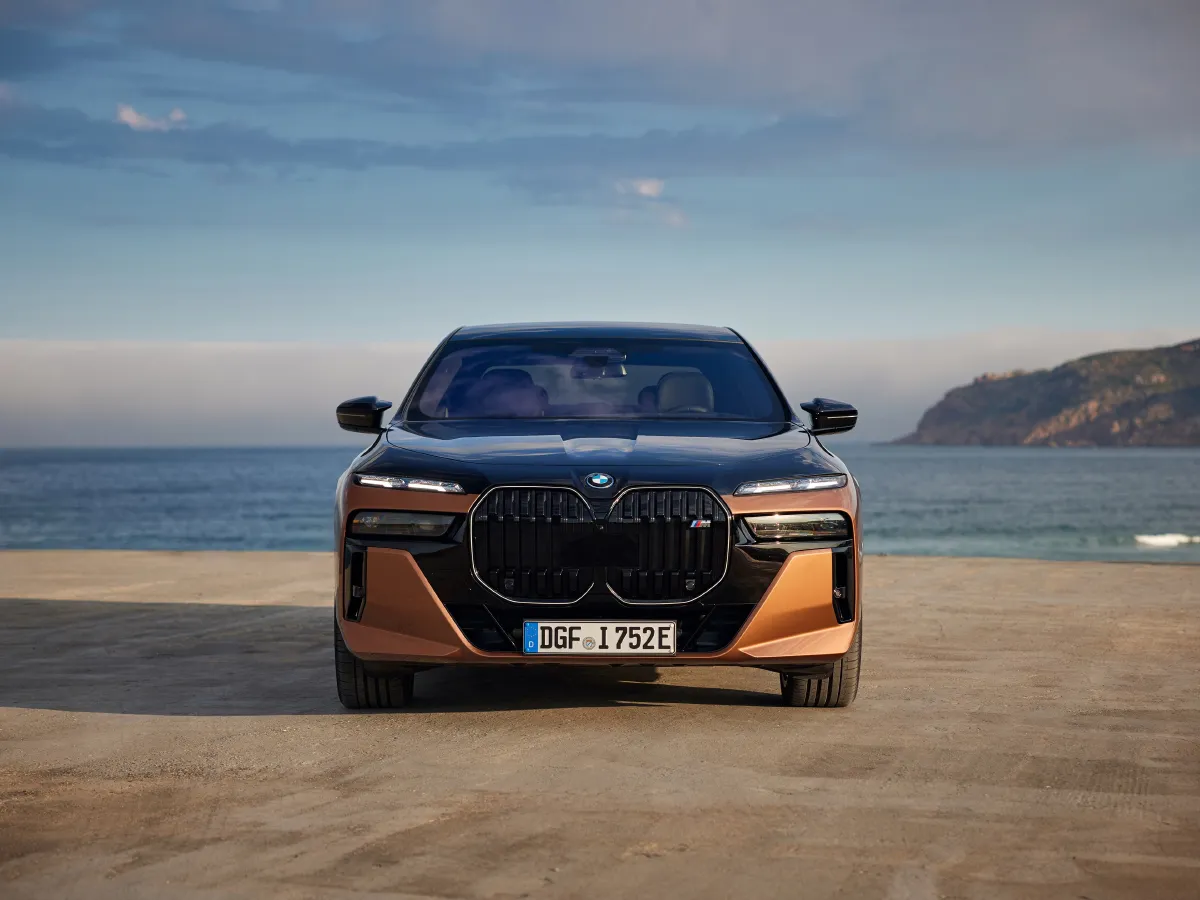 BMW i7,autocango,china used car exporter,china ev exporter,chinese used car exporter,chinese used ev exporter