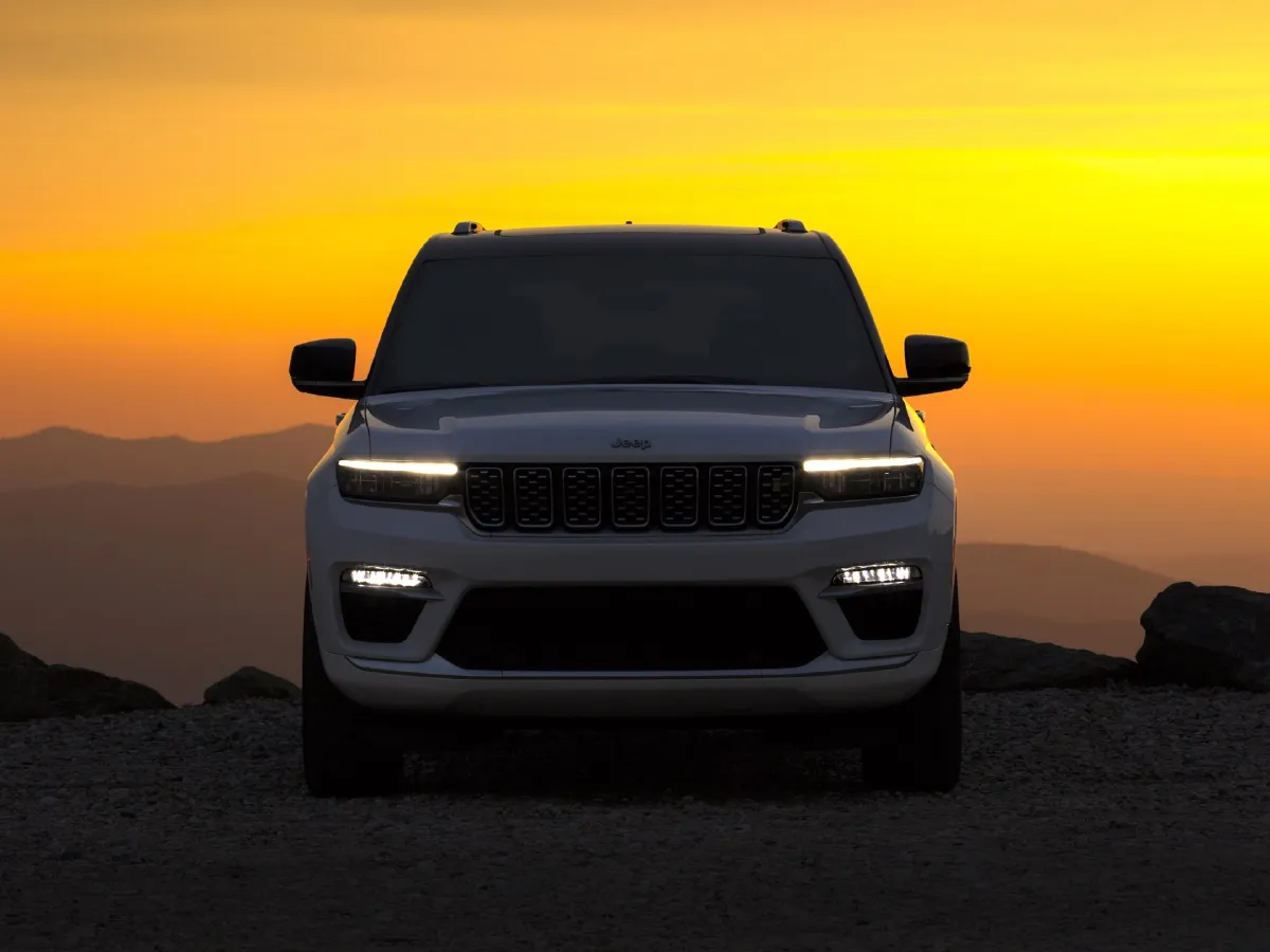 Jeep Grand Cherokee 4XE,autocango,china used car exporter,china ev exporter,chinese used car exporter,chinese used ev exporter