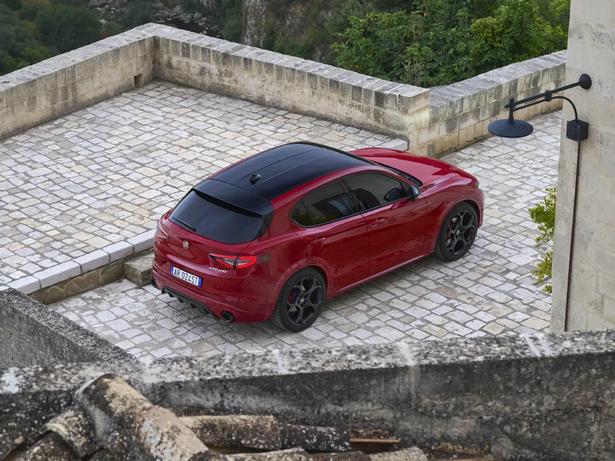 Alfa Romeo Stelvio,autocango,china used car exporter,china ev exporter,chinese used car exporter,chinese used ev exporter