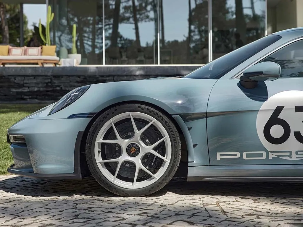 Porsche 911,autocango,china used car exporter,china ev exporter,chinese used car exporter,chinese used ev exporter