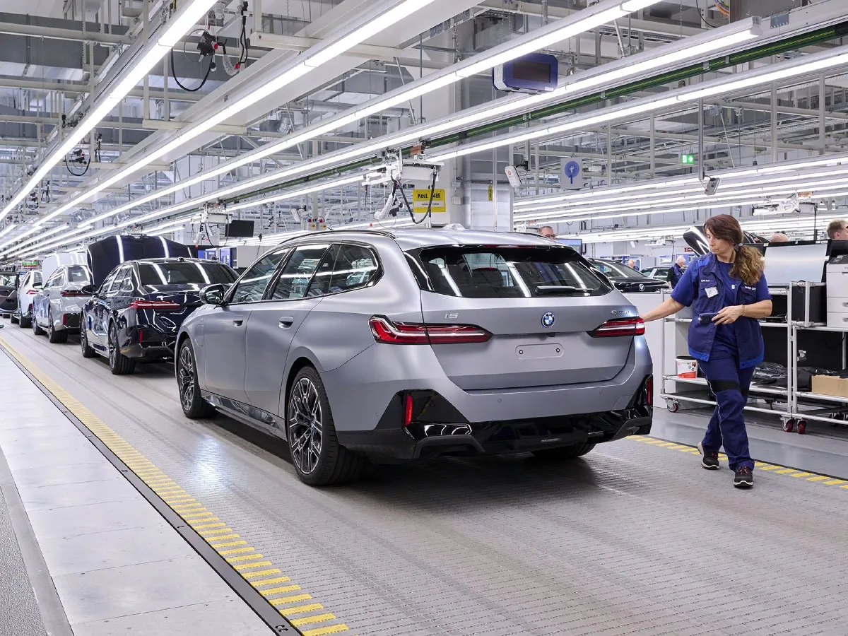 BMW i5,autocango,china used car exporter,china ev exporter,chinese used car exporter,chinese used ev exporter