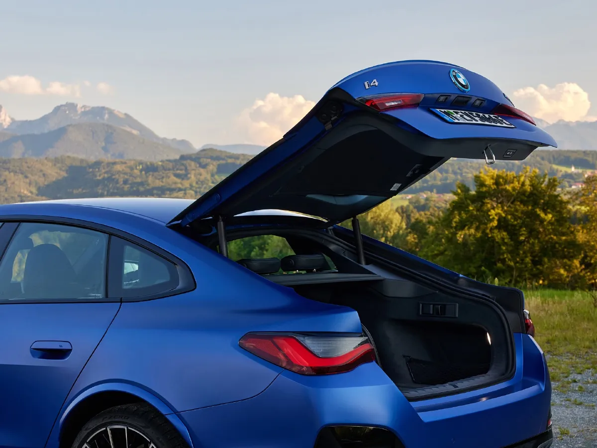 BMW i4,autocango,china used car exporter,china ev exporter,chinese used car exporter,chinese used ev exporter