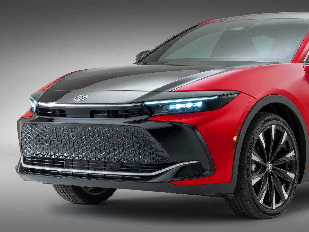 Toyota Crown,autocango,china used car exporter,china ev exporter,chinese used car exporter,chinese used ev exporter