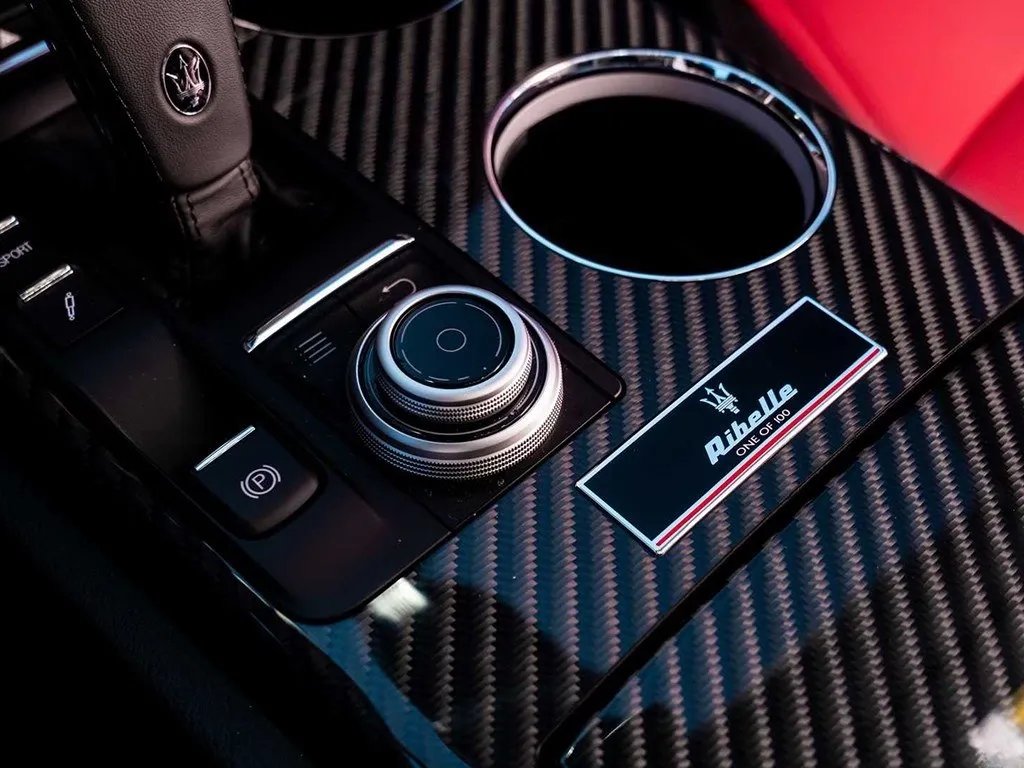 Maserati Ghibli,autocango,china used car exporter,china ev exporter,chinese used car exporter,chinese used ev exporter