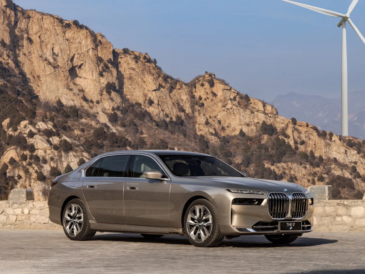 BMW i7,autocango,china used car exporter,china ev exporter,chinese used car exporter,chinese used ev exporter