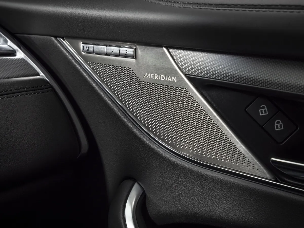 Jaguar F-PACE,autocango,china used car exporter,china ev exporter,chinese used car exporter,chinese used ev exporter