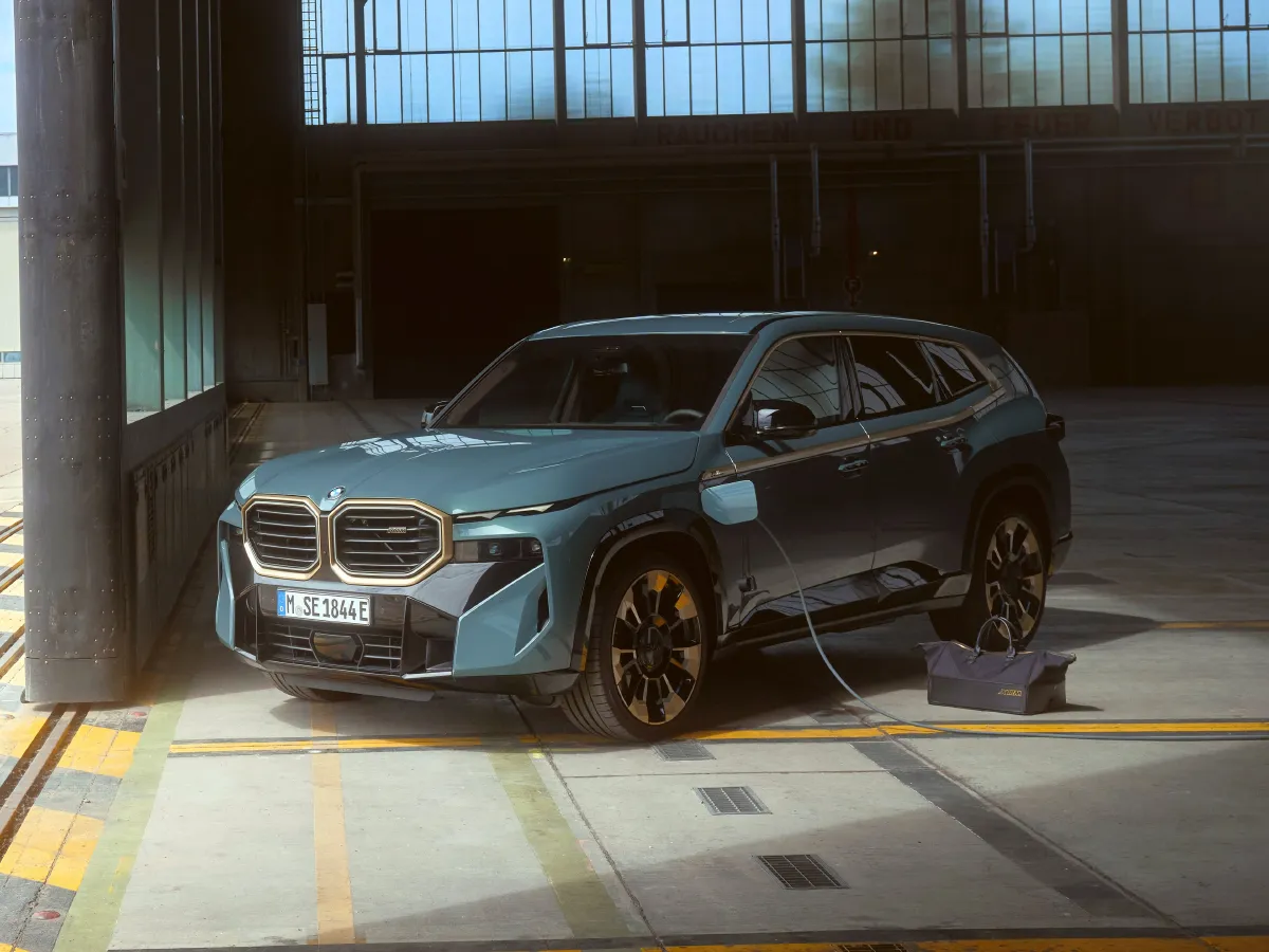 2023 BMW XM 4.4T 585HP V8 8AT PHEV 25.7KWH,autocango,china used car exporter,china ev exporter,chinese used car exporter,chinese used ev exporter