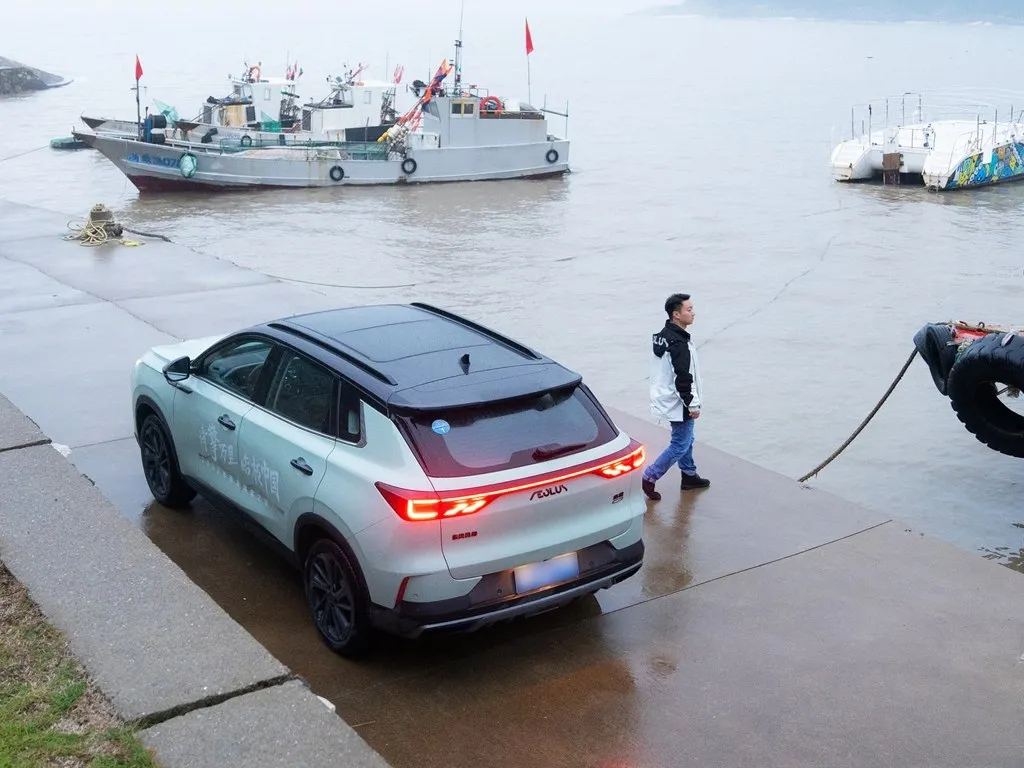 DongFeng Aeolus HaoJi,autocango,china used car exporter,china ev exporter,chinese used car exporter,chinese used ev exporter