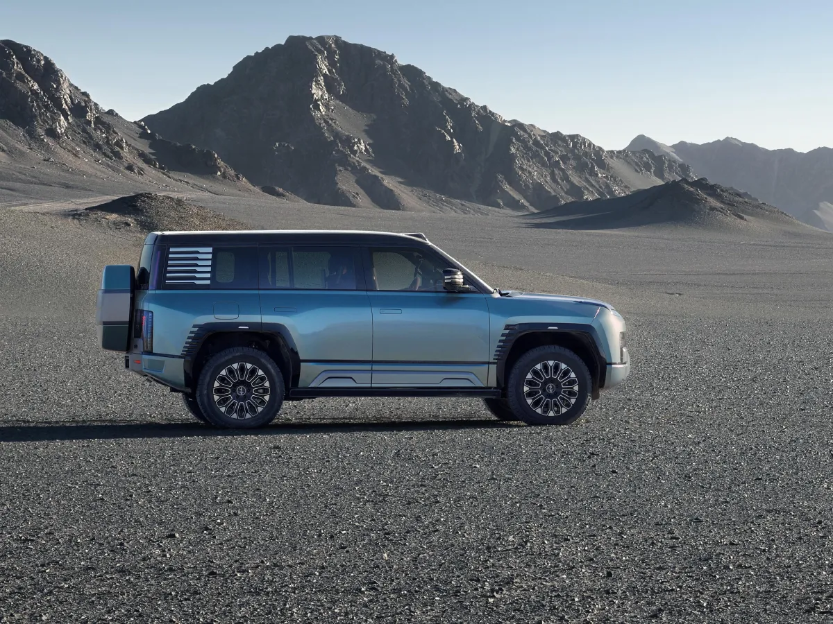 YangWang U8,autocango,china used car exporter,china ev exporter,chinese used car exporter,chinese used ev exporter