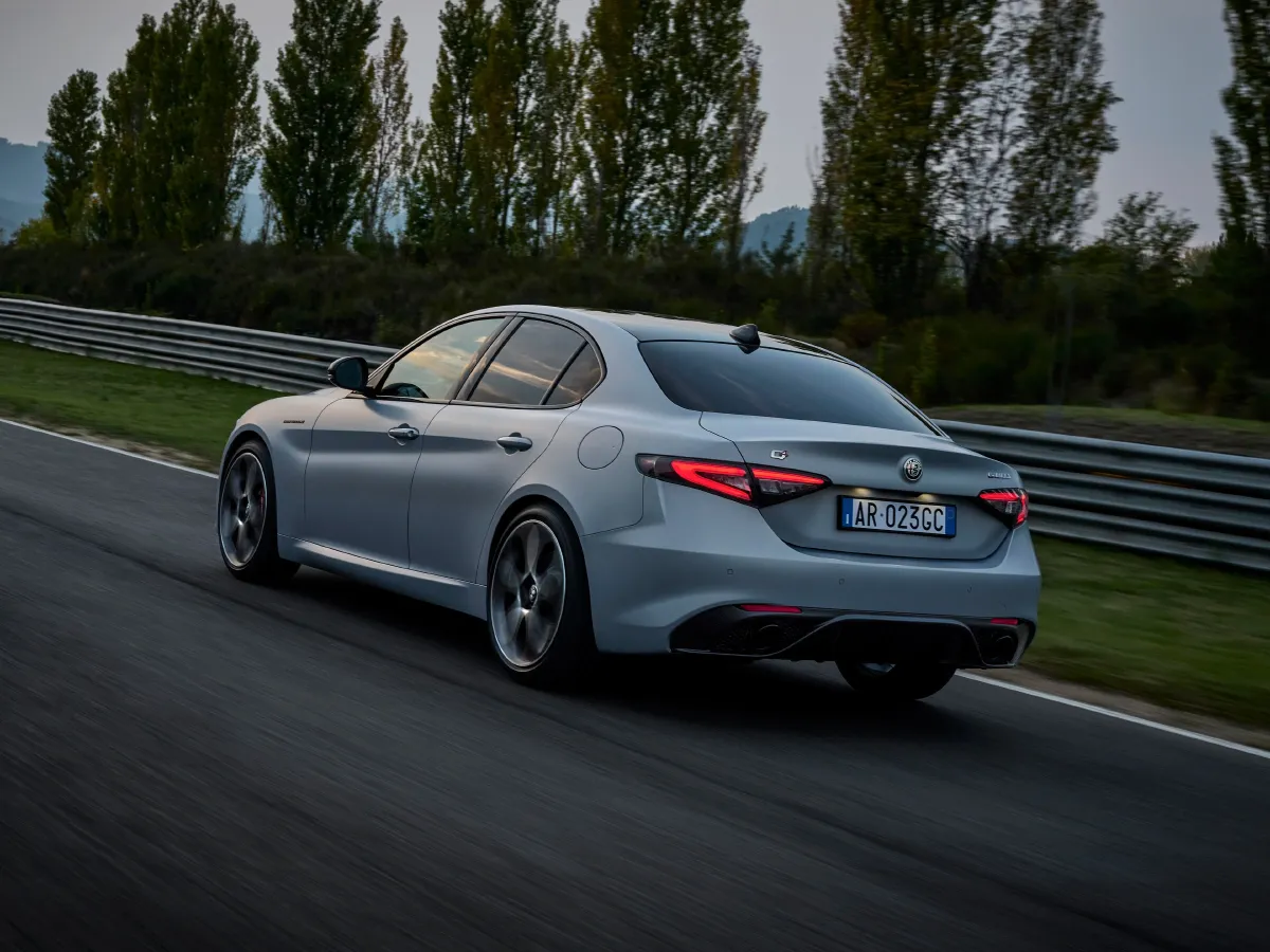 Alfa Romeo Giulia,autocango,china used car exporter,china ev exporter,chinese used car exporter,chinese used ev exporter