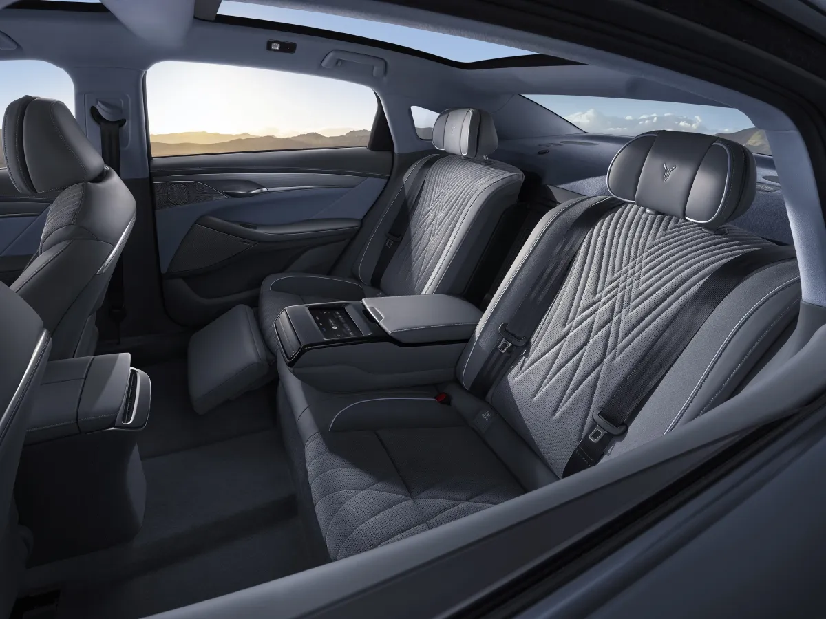 Voyah ZhuiGuang,autocango,china used car exporter,china ev exporter,chinese used car exporter,chinese used ev exporter