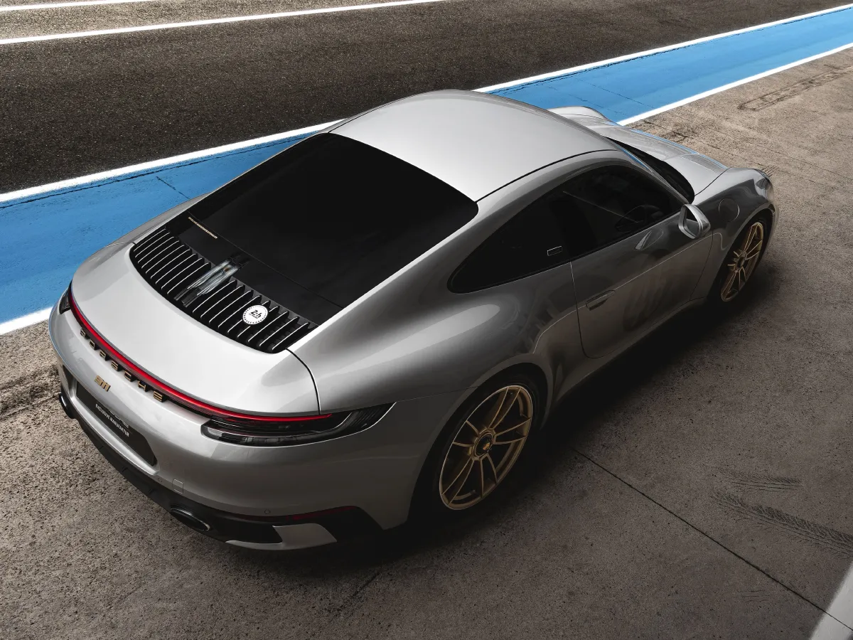 Porsche 911,autocango,china used car exporter,china ev exporter,chinese used car exporter,chinese used ev exporter