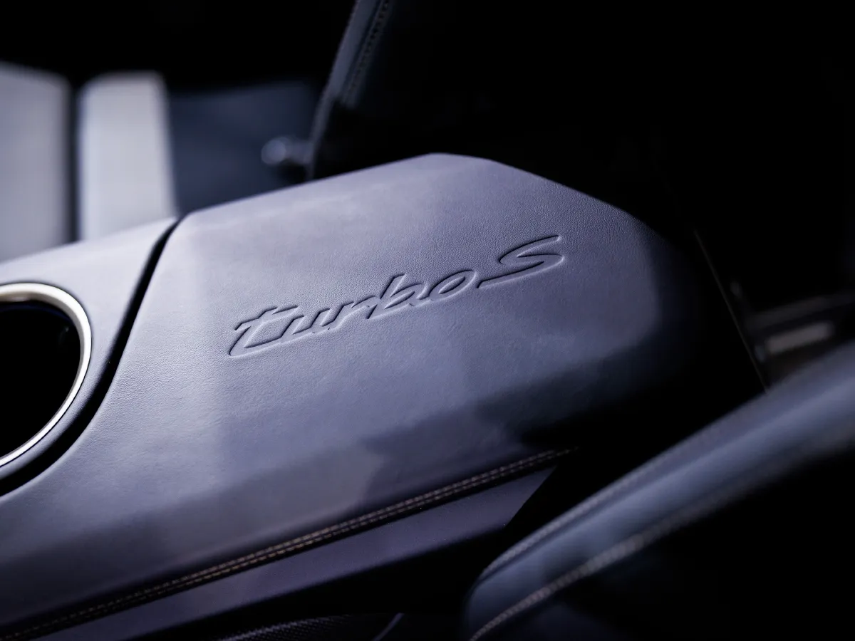 Porsche Taycan,autocango,china used car exporter,china ev exporter,chinese used car exporter,chinese used ev exporter Porsche Taycan,autocango,china used car exporter,china ev exporter,chinese used car exporter,chinese used ev exporter