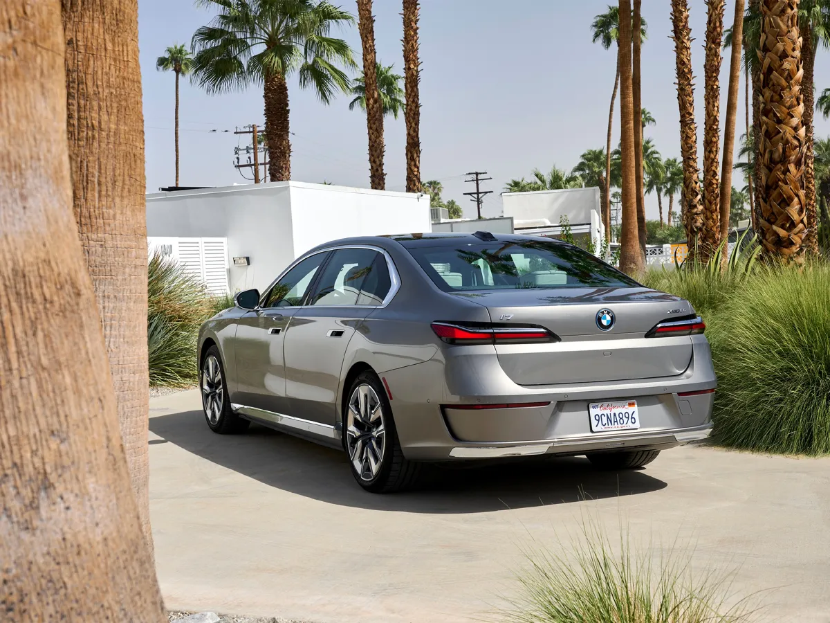 BMW i7,autocango,china used car exporter,china ev exporter,chinese used car exporter,chinese used ev exporter