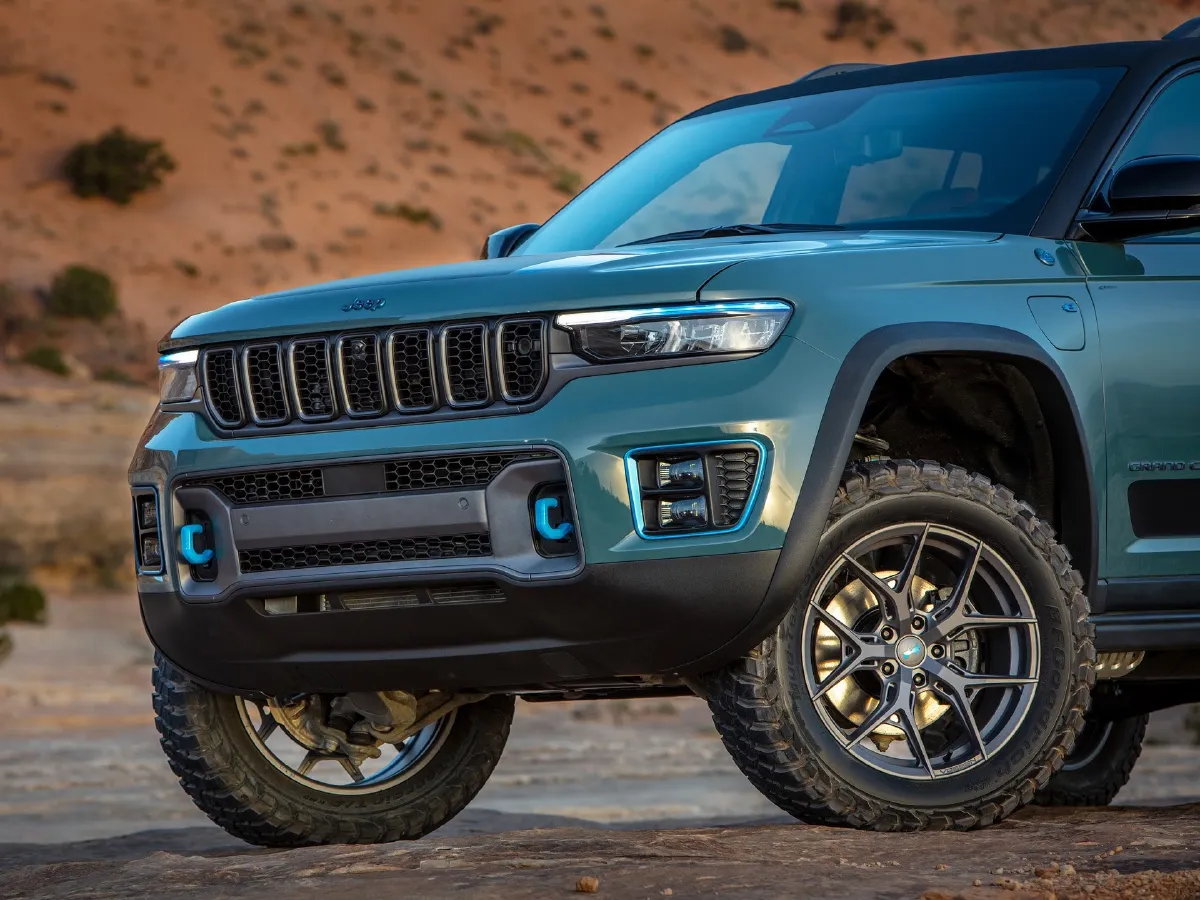 Jeep Grand Cherokee 4XE,autocango,china used car exporter,china ev exporter,chinese used car exporter,chinese used ev exporter