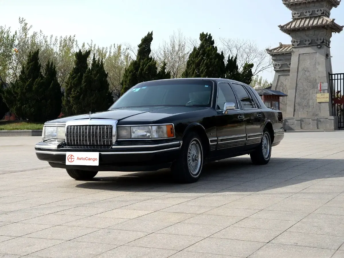 2004 Lincoln TownCar 4.6L 238HP V8 4AT