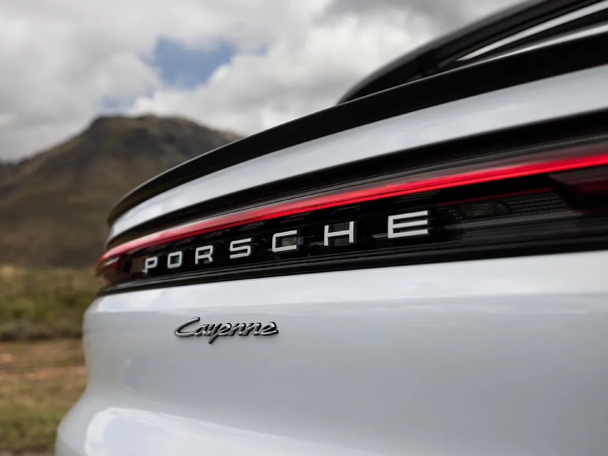 Porsche Cayenne,autocango,china used car exporter,china ev exporter,chinese used car exporter,chinese used ev exporter