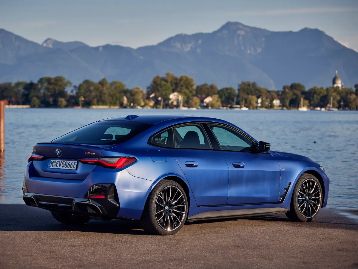 BMW i4,autocango,china used car exporter,china ev exporter,chinese used car exporter,chinese used ev exporter